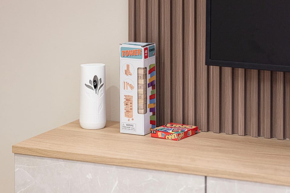 JBR Canal Escape, 2BR Steps to the beach Apartment in Dubai