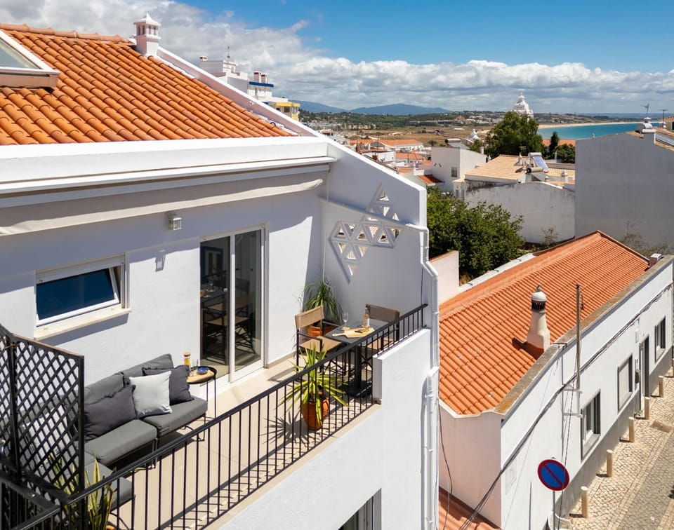 Property building, Balcony/Terrace