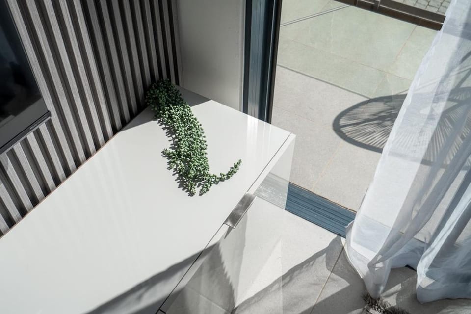 Chic Ocean Club Stay with Balcony Apartment in Dolphin Coast