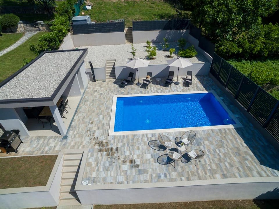 Property building, Swimming pool