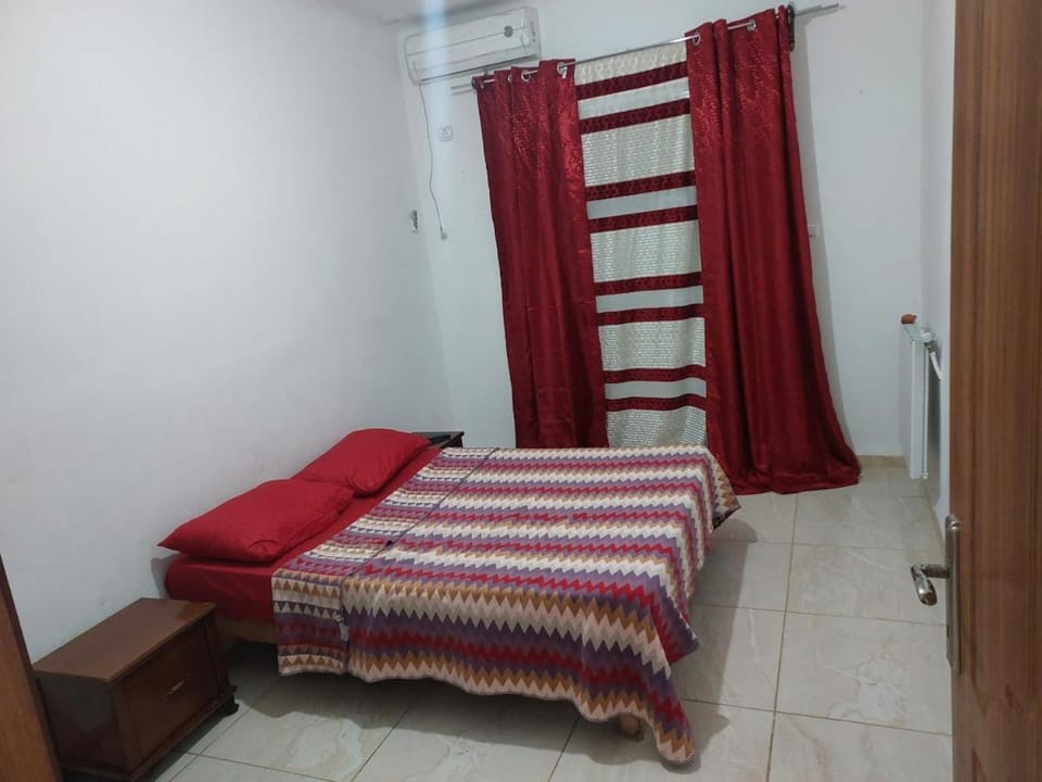 appartement F3 équipé Apartment in Oran