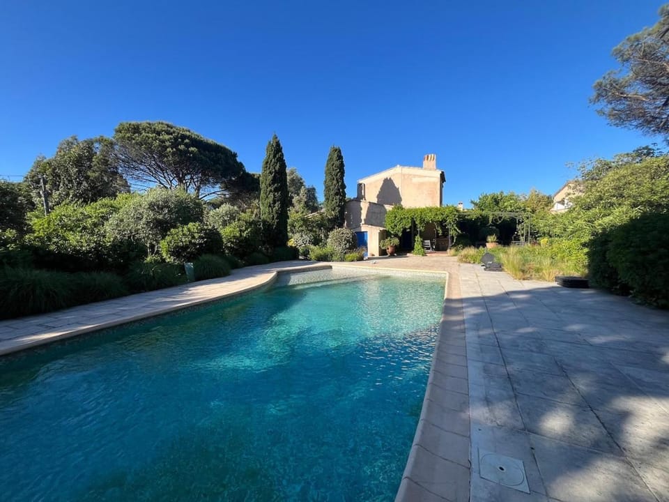 Family villa in the heart of Baie des Canebiers Villa in Saint-Tropez