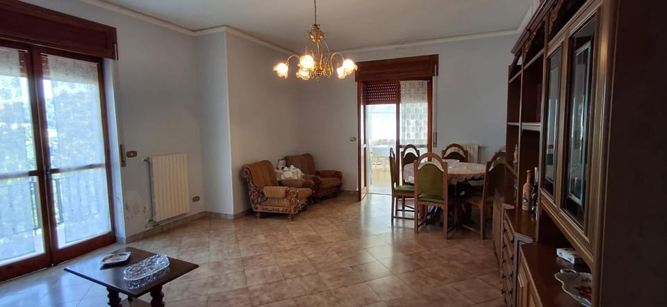 Living room, Lunch