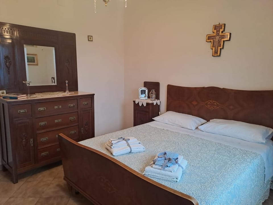 Bed, Photo of the whole room, Bedroom, towels, wardrobe