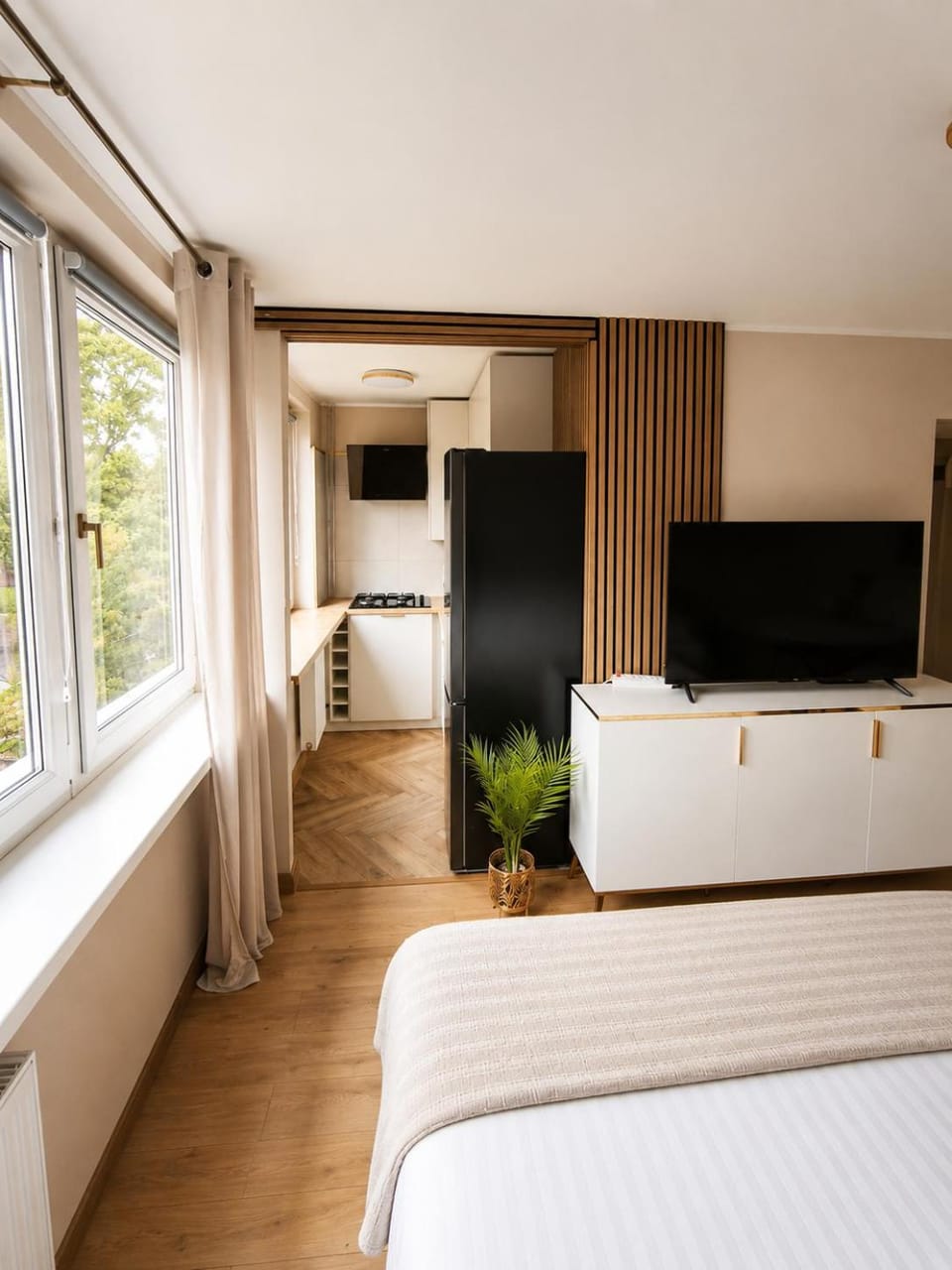 Golden Studio Apartment in Masovian Voivodeship