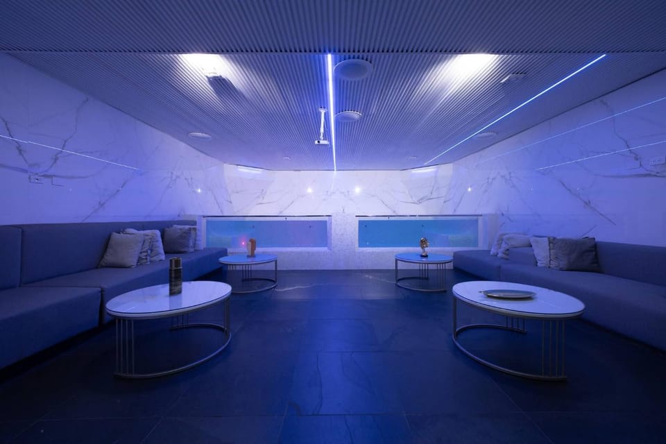 Aman 15Br2 Pools Park Lleras Events Ok Apartment in Medellin