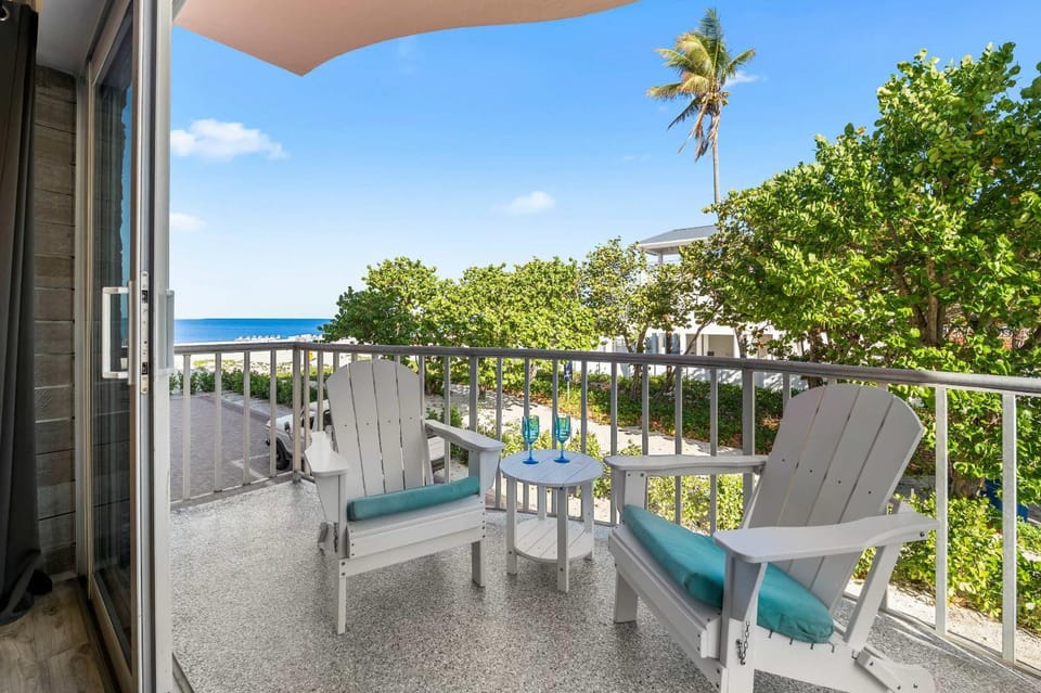Condo on Bonita Beach Heated Pool Grill 2BR 2Bth House in Bonita Springs