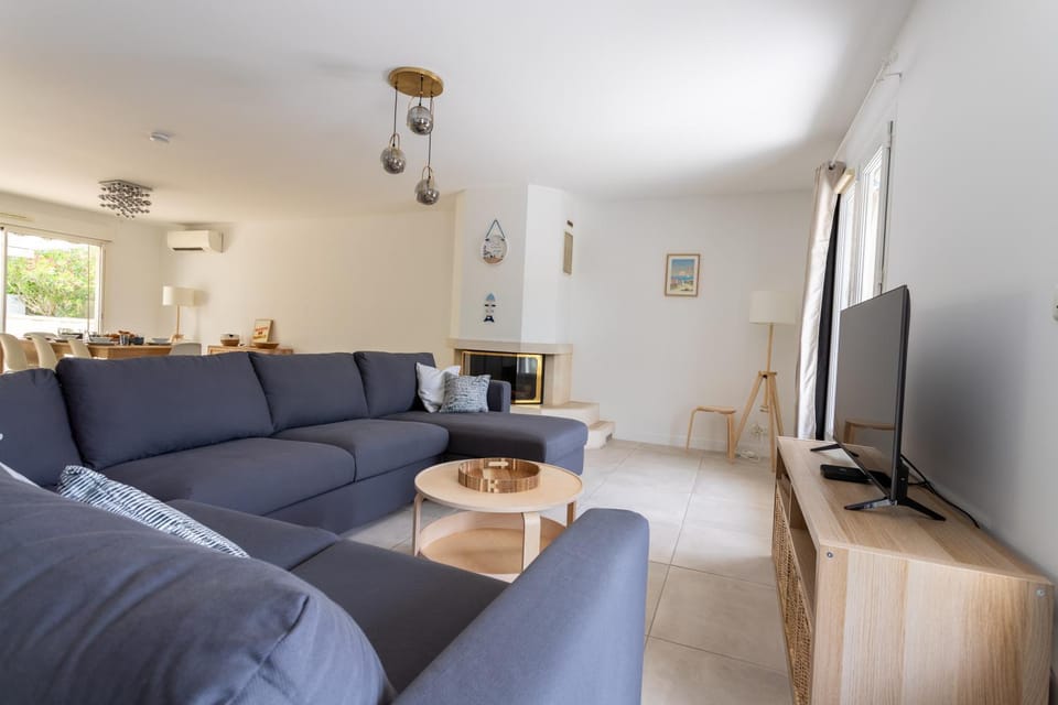 TV and multimedia, fireplace