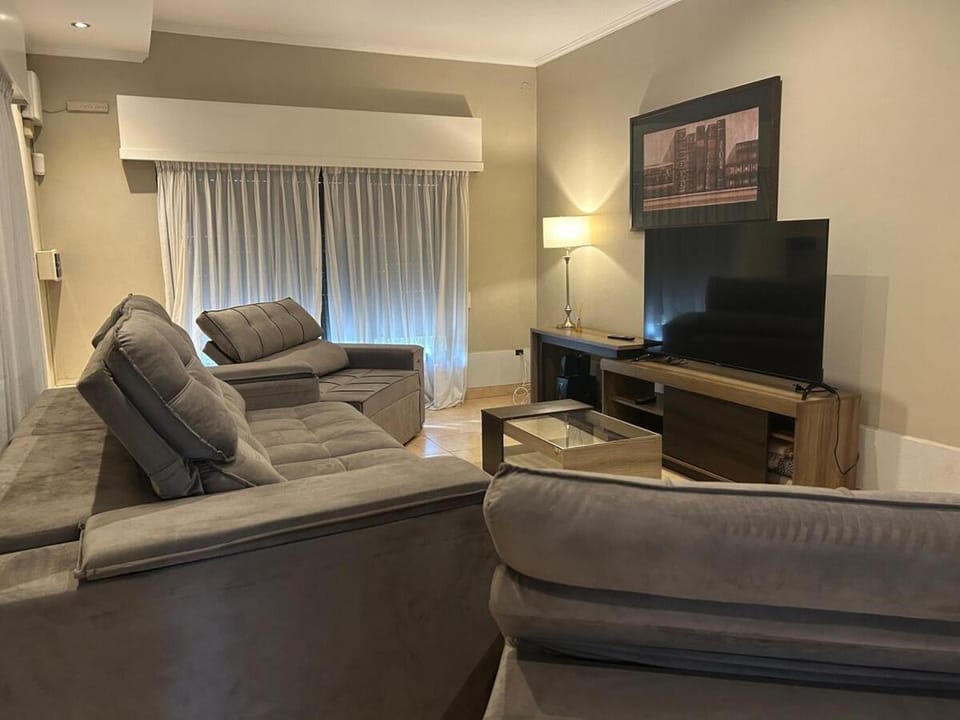 Residencia Lujo, Piscina, Parrilla y Living con Pool House in Gualeguaychú