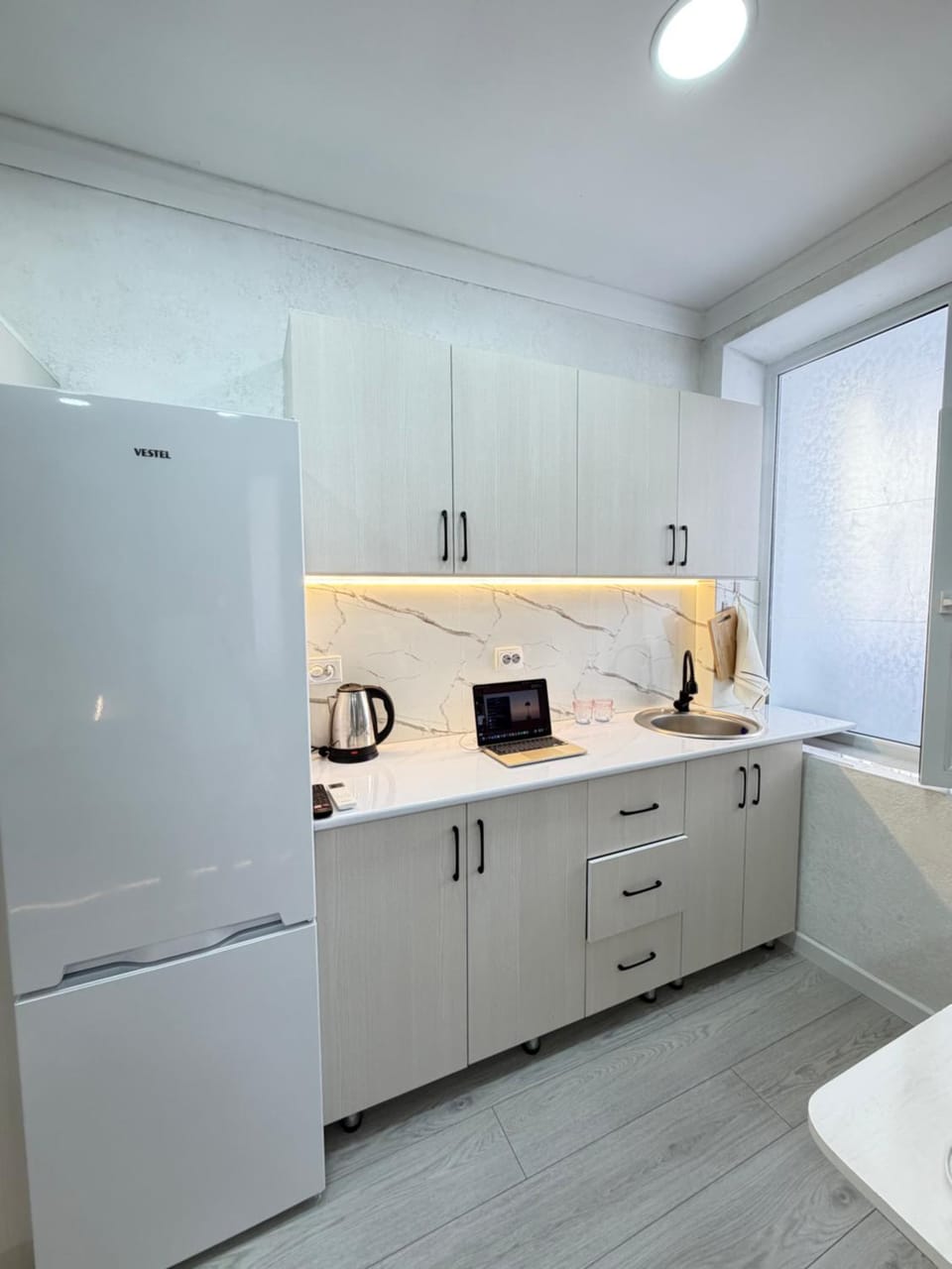Kitchen or kitchenette, kitchen, kitchen