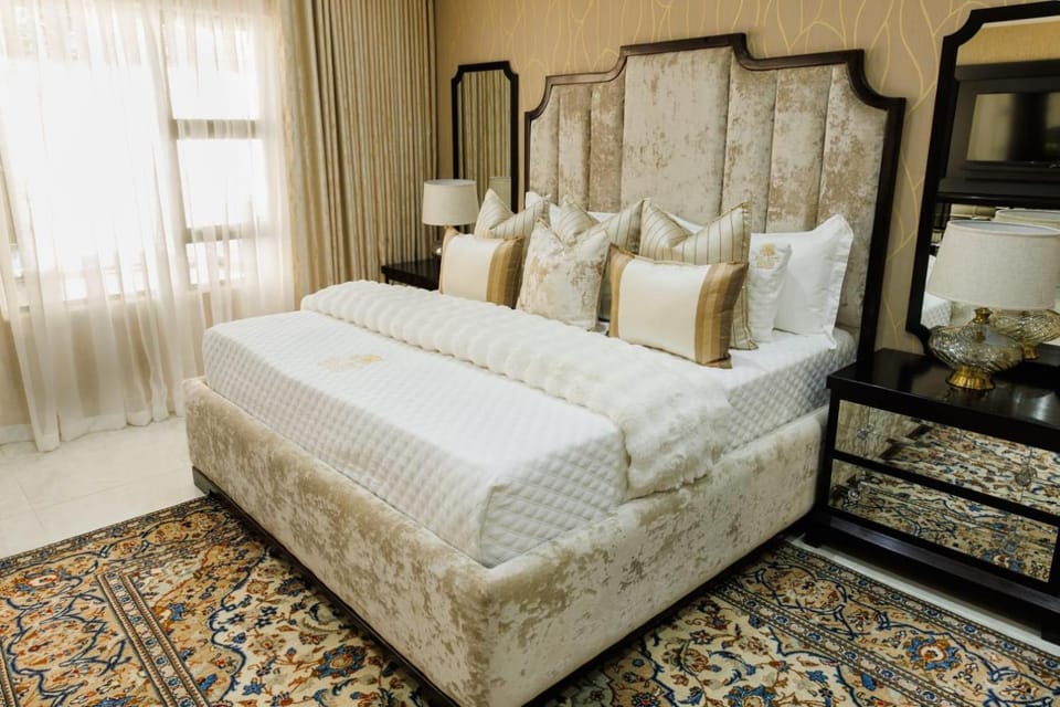 Jul Rick House Guesthouse Bed and Breakfast in Sandton
