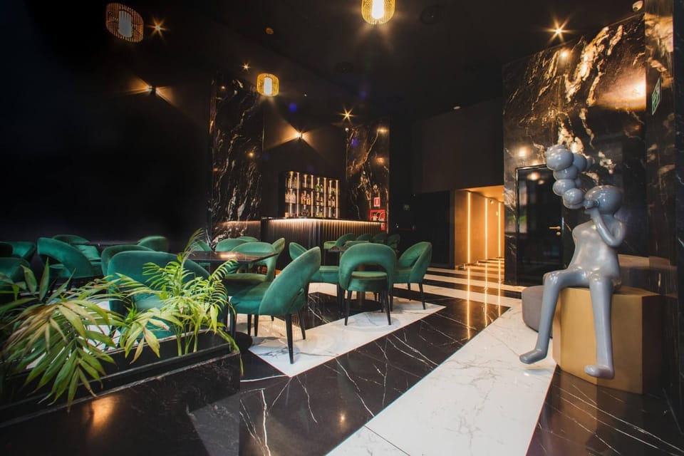 Communal lounge/ TV room