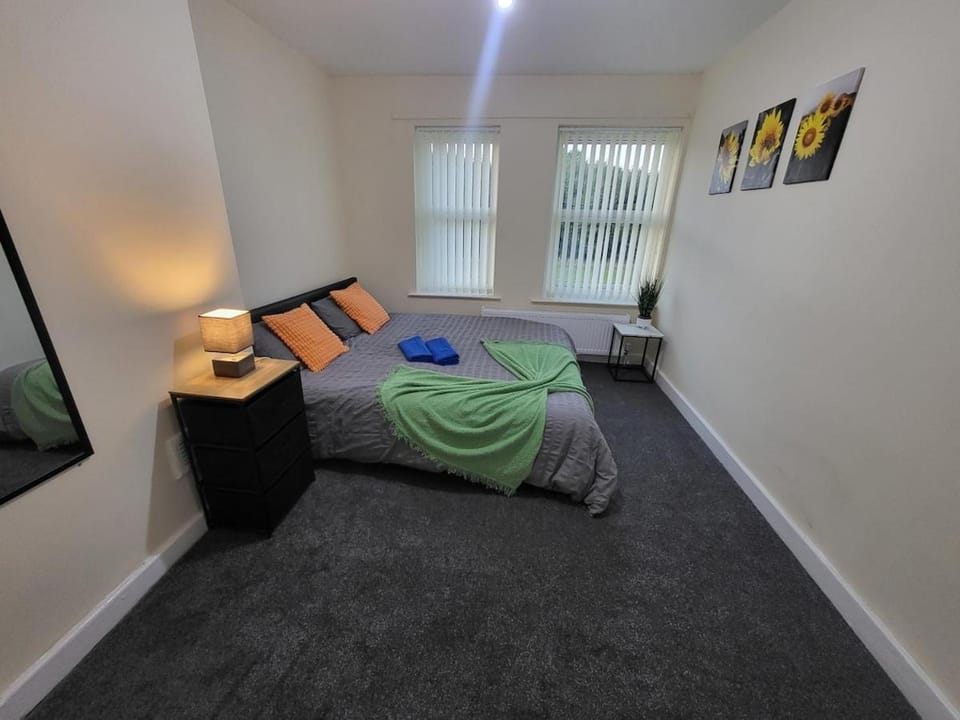 Bed, Bedroom, towels, wardrobe