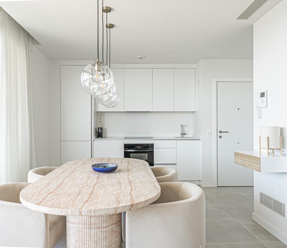 Dining area, kitchen