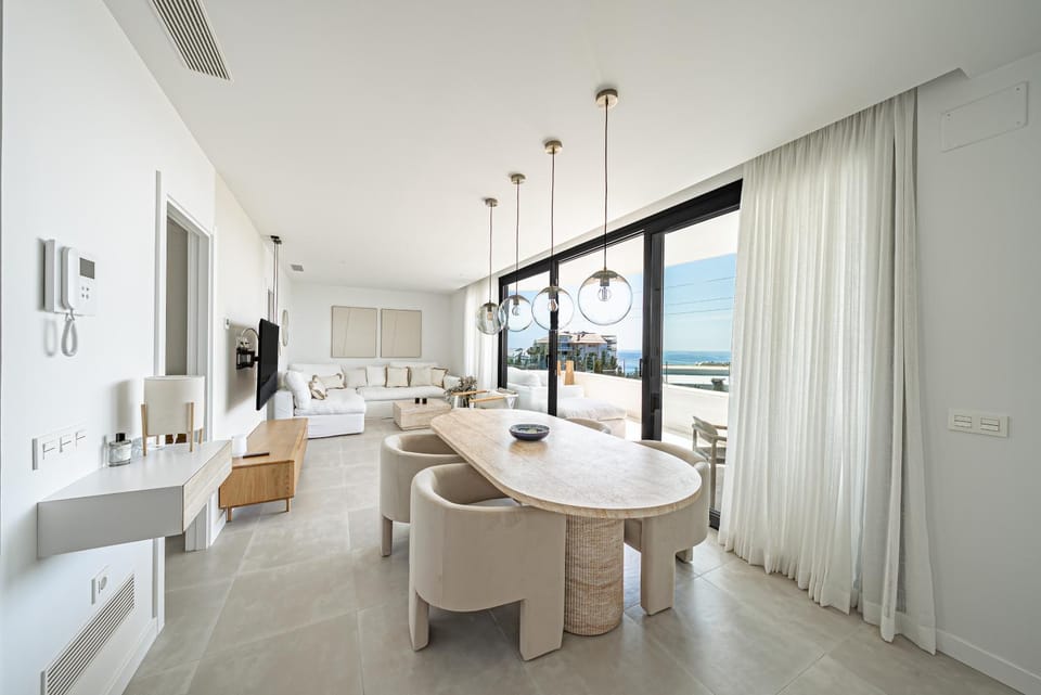 Living room, Dining area, air conditioner