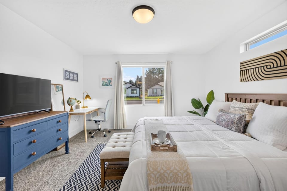 Bed, Bedroom