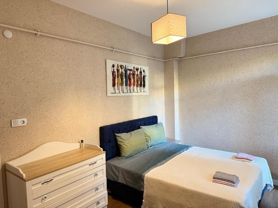 Bed, Photo of the whole room, Bedroom, hair dresser