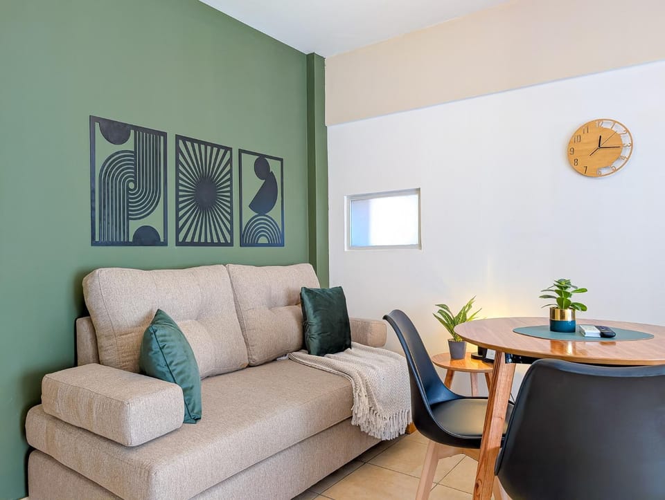 Bed, Living room, Seating area, Entertainment, internet, air conditioner