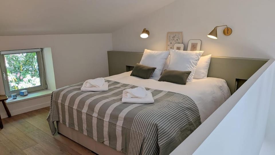 Appartement avec balcon vue Pont Roman de Nyons Apartment in Provence