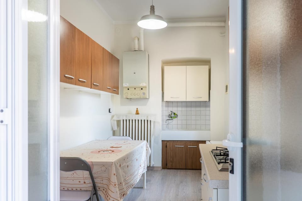 Kitchen or kitchenette, Dining area, minibar, oven, pet friendly, stove