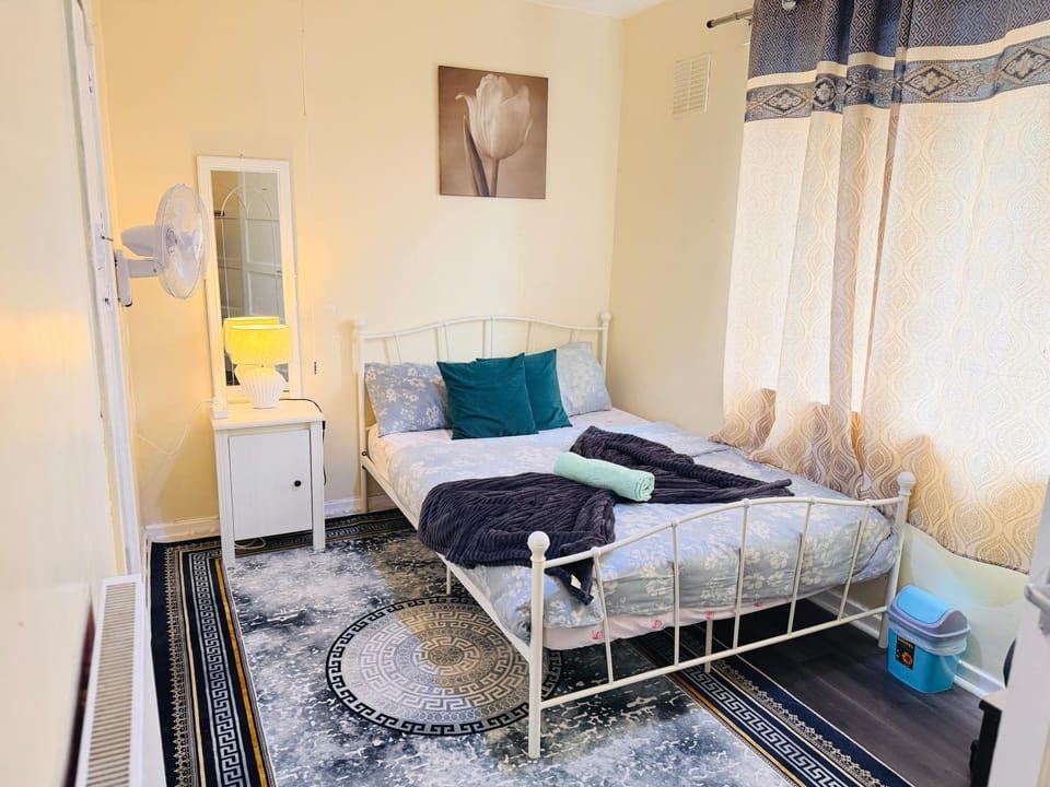 Family Room Stays 3 House in Metropolitan Borough of Solihull