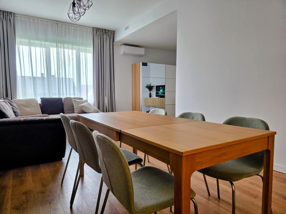 Dining area, Dinner