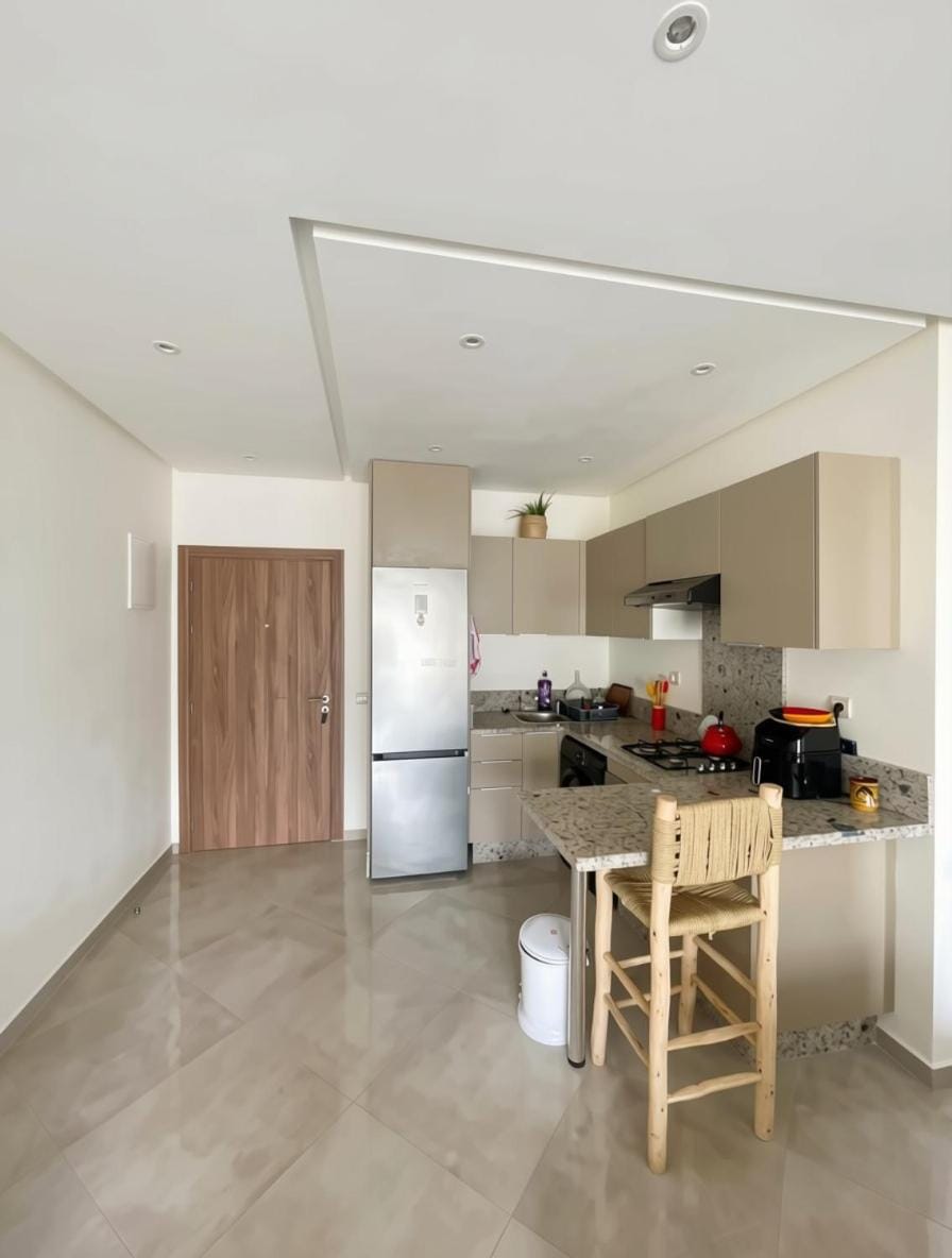 2BR Pool View Kids Pool & Gym 6 Min to Beach Apartment in Casablanca-Settat