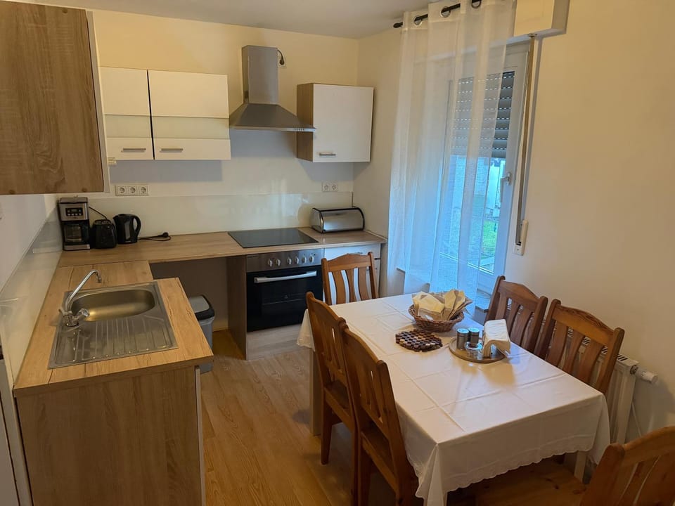 Kitchen or kitchenette, Seating area, Dining area, toaster