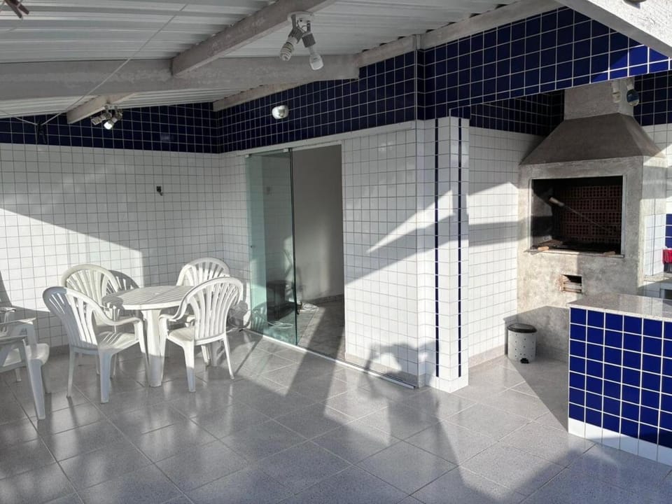 Apartamento duplex no centro com estacionamento Apartment in Peruíbe