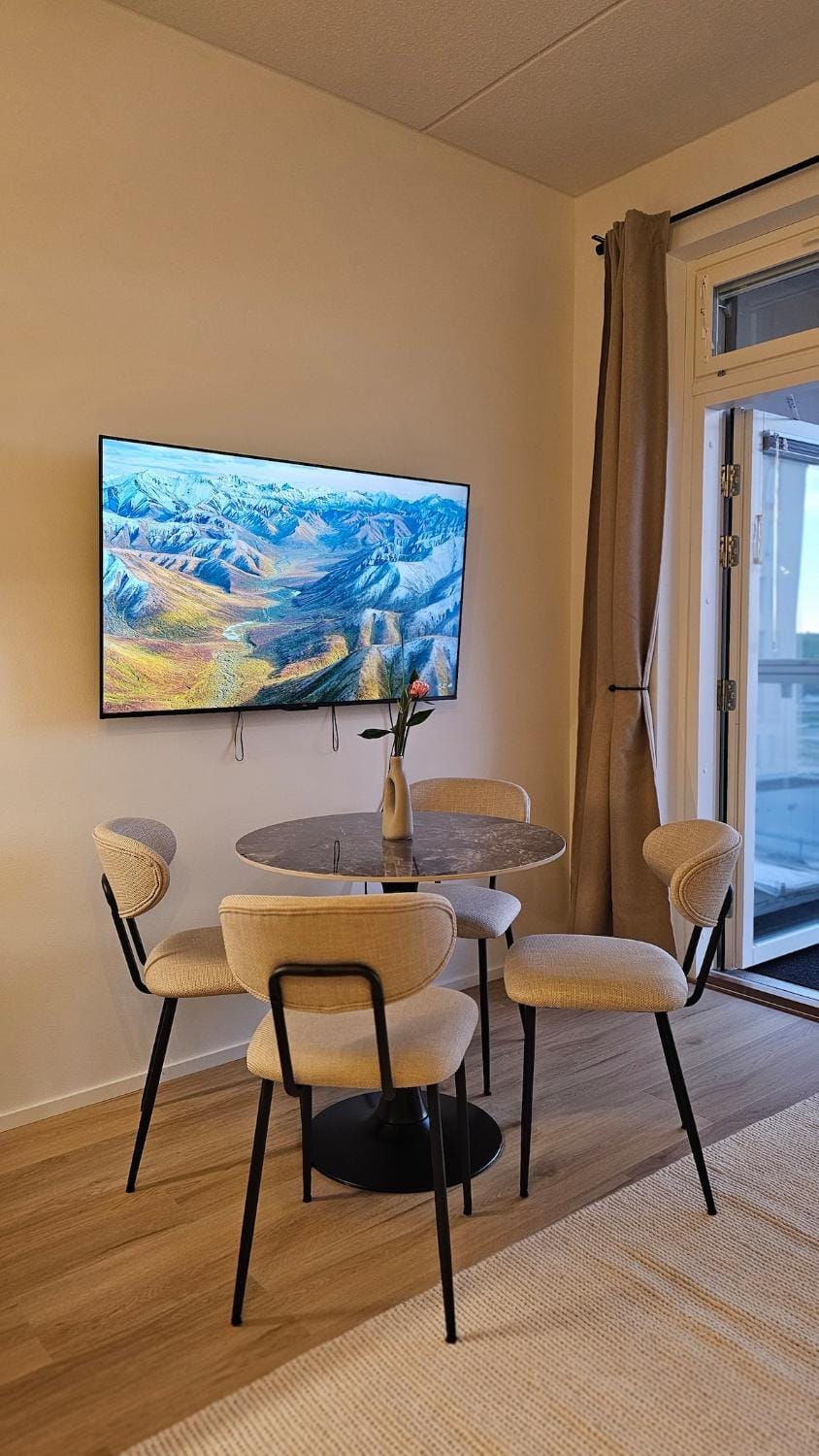 TV and multimedia, Dining area