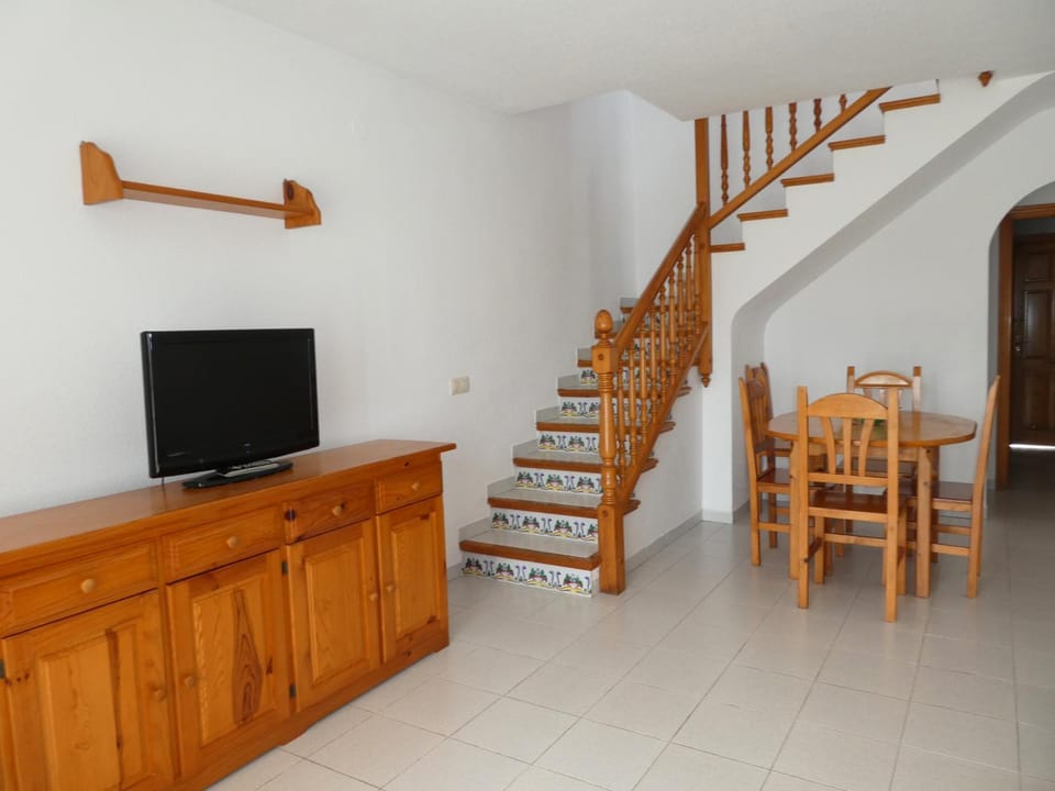 TV and multimedia, Living room, Dining area