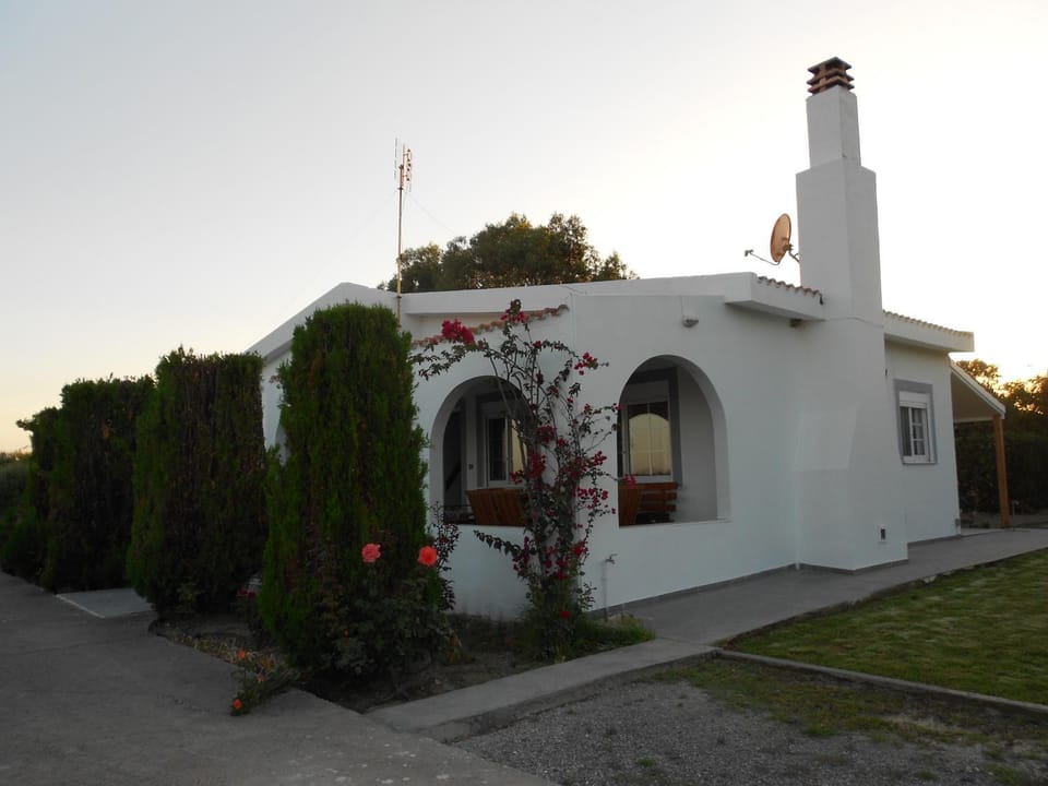 Facade/entrance, Garden, On site, Garden view, Mountain view, Sea view