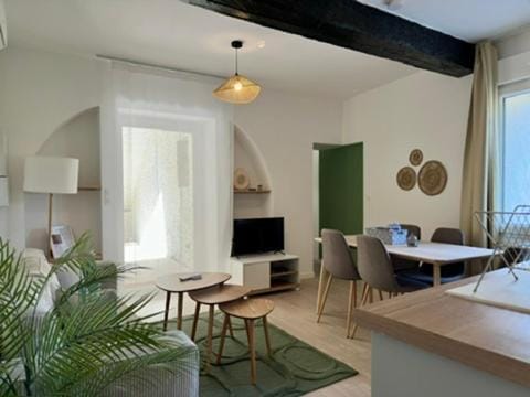 TV and multimedia, Living room, Dining area, kitchen