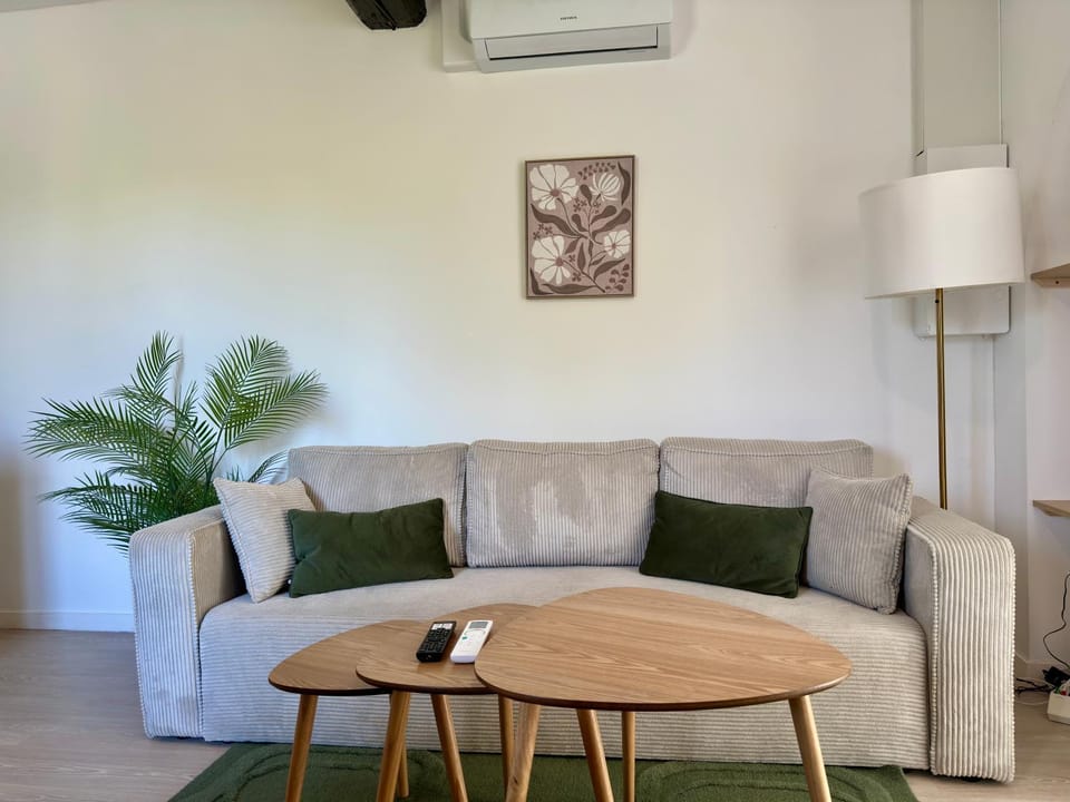 TV and multimedia, Living room, air conditioner