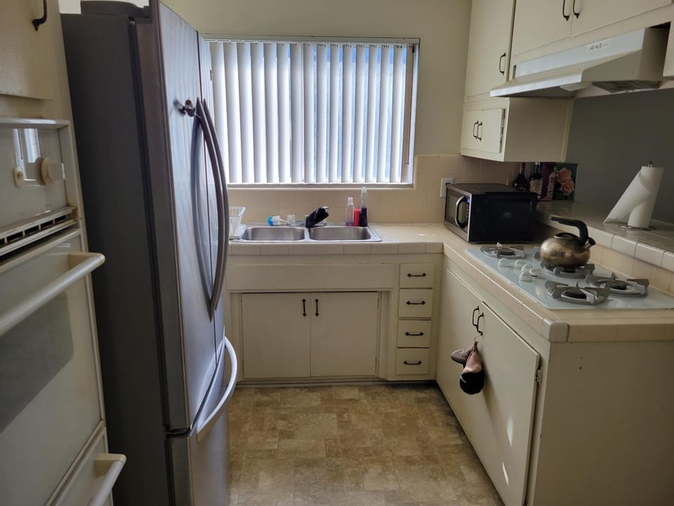 Communal kitchen, kitchen