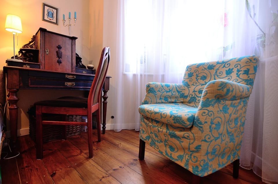 Seating area, Bedroom
