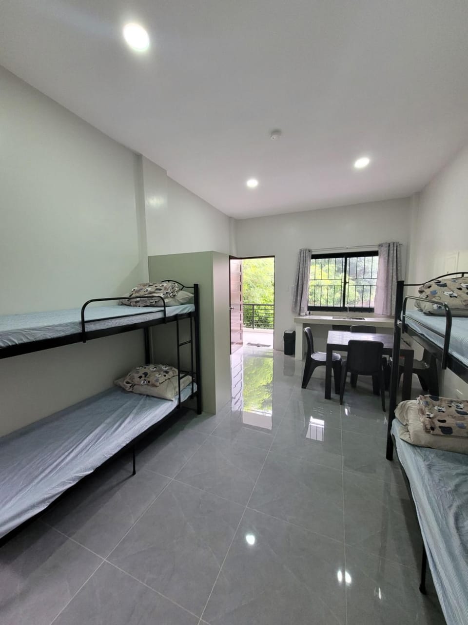 MAOS Building Hostel in Batangas