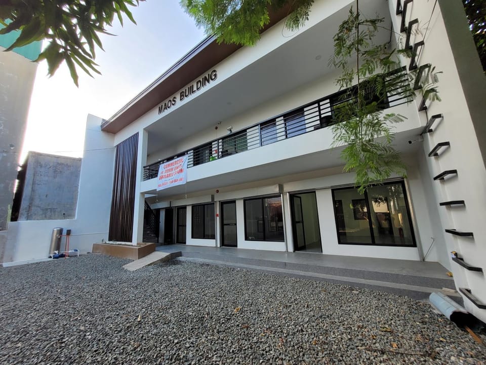 MAOS Building Hostel in Batangas