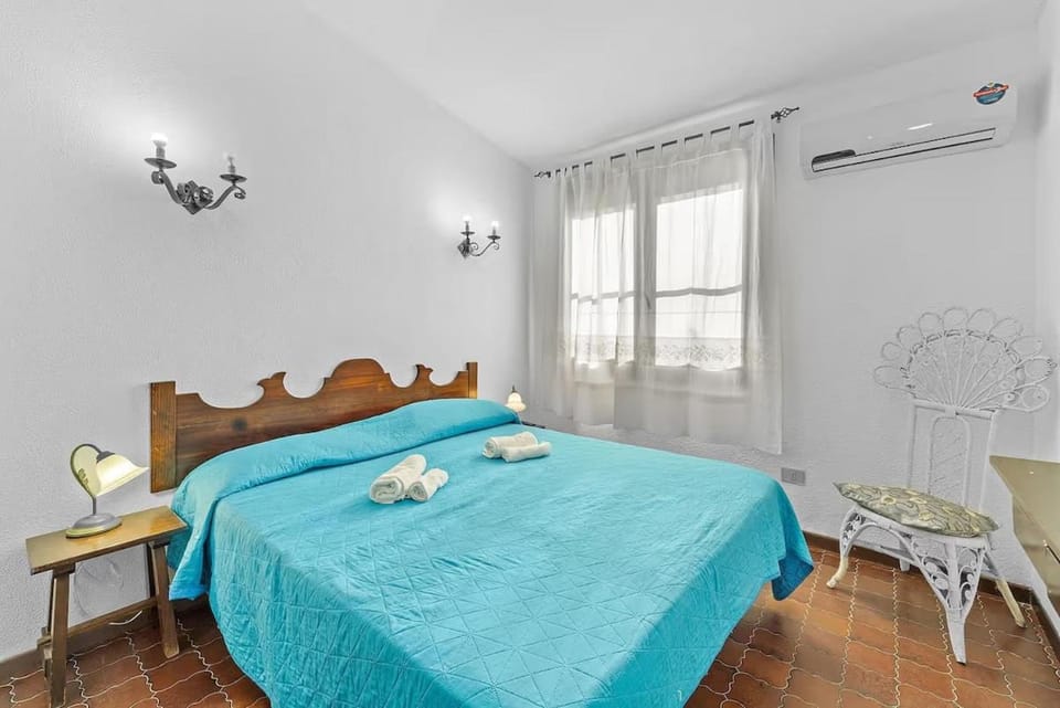 Bed, Bedroom, towels, towels, wardrobe