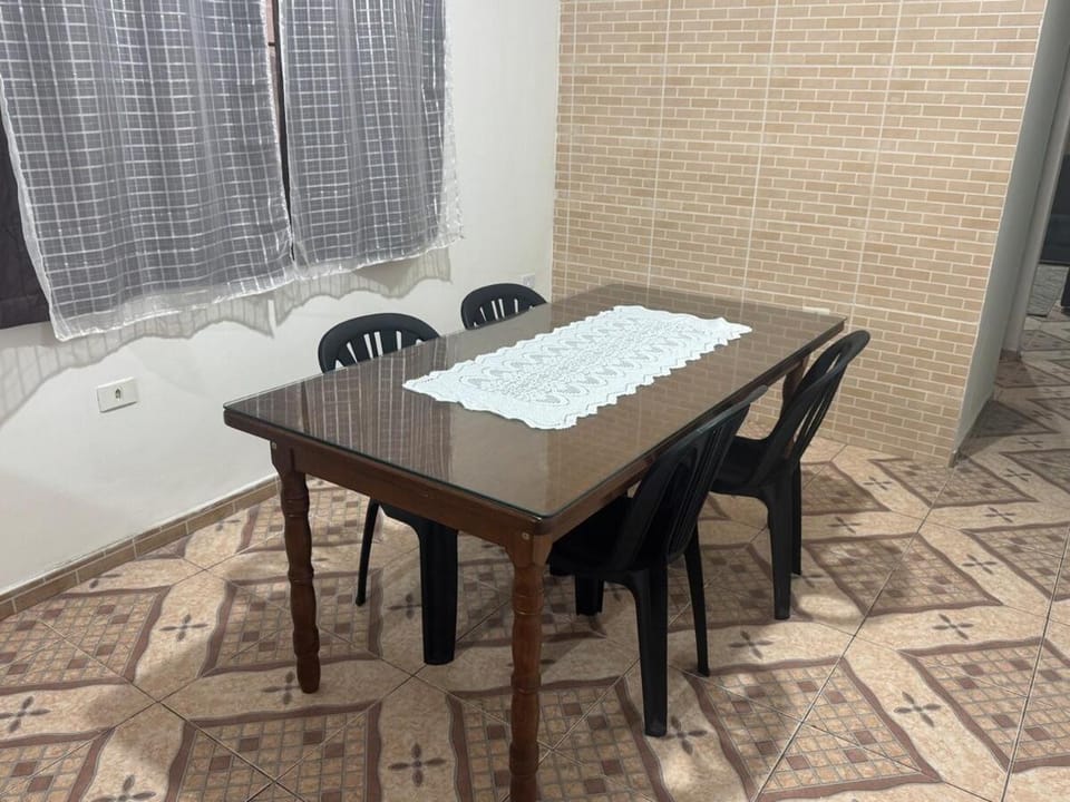1 Quarto confortavel em casa espaçosa Bed and Breakfast in Santana de Parnaíba