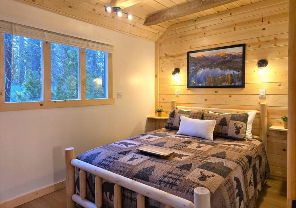 Kings Canyon Base Camp House in Sierra Nevada