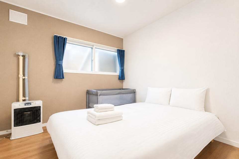 Bed, Bedroom, cot, heating