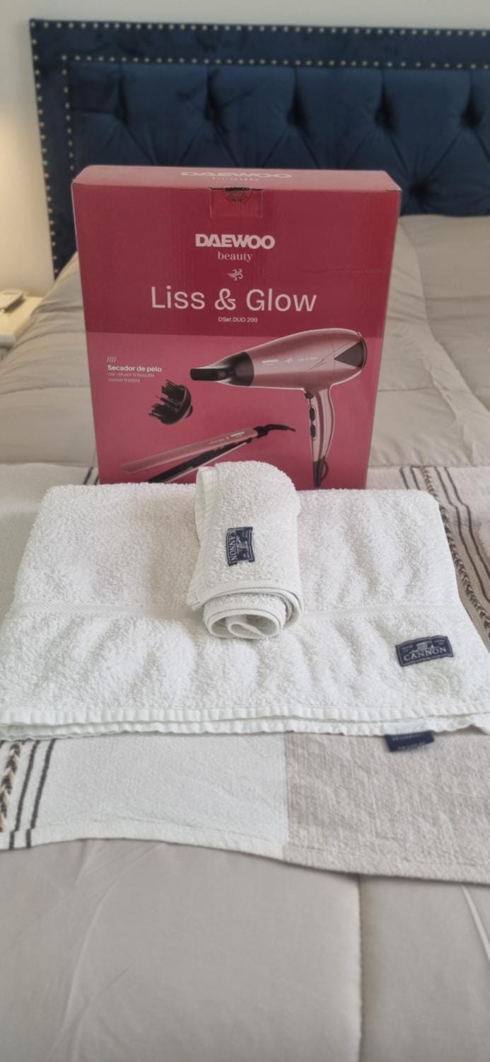 hair dryier, towels