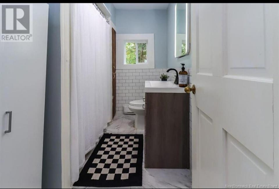 Central, Dog Friendly, Parking House in Saint John