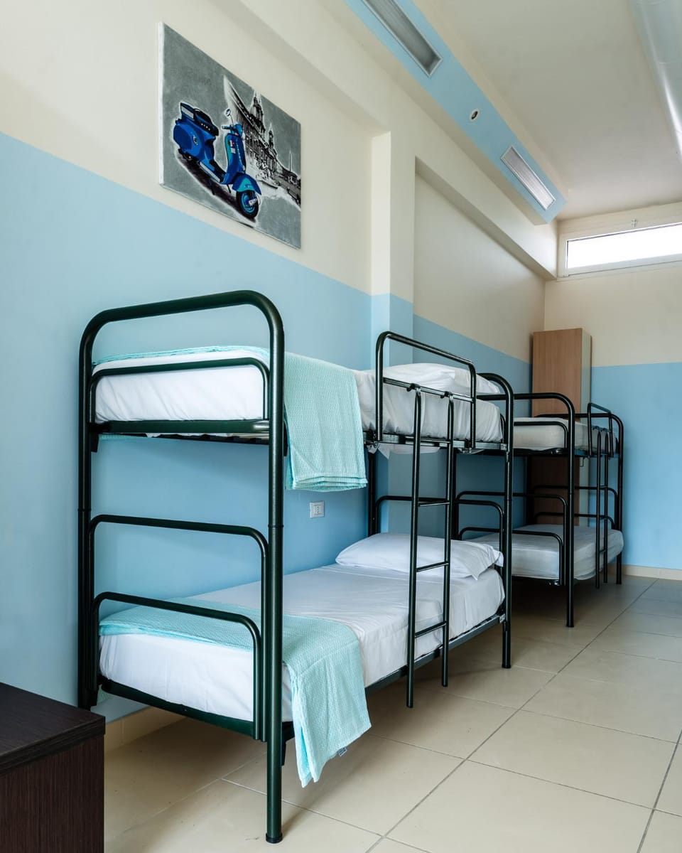 Bed, Photo of the whole room, Bedroom, bunk bed