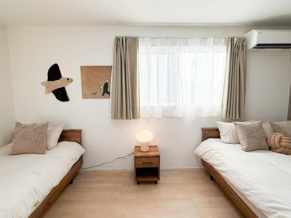 Wakyo Genkukan-Nordic Japanese Style Whole House Tram Airport Nanba Shinsaibashi Direct Apartment in Osaka
