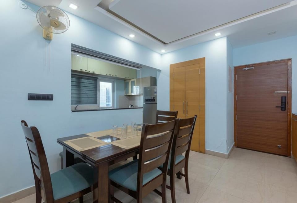 Luxury Posh 3 BR Apt Airport Take off Landing View Dr Rela Hospital 5 Mins Apartment in Chennai