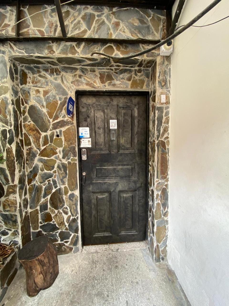 Facade/entrance