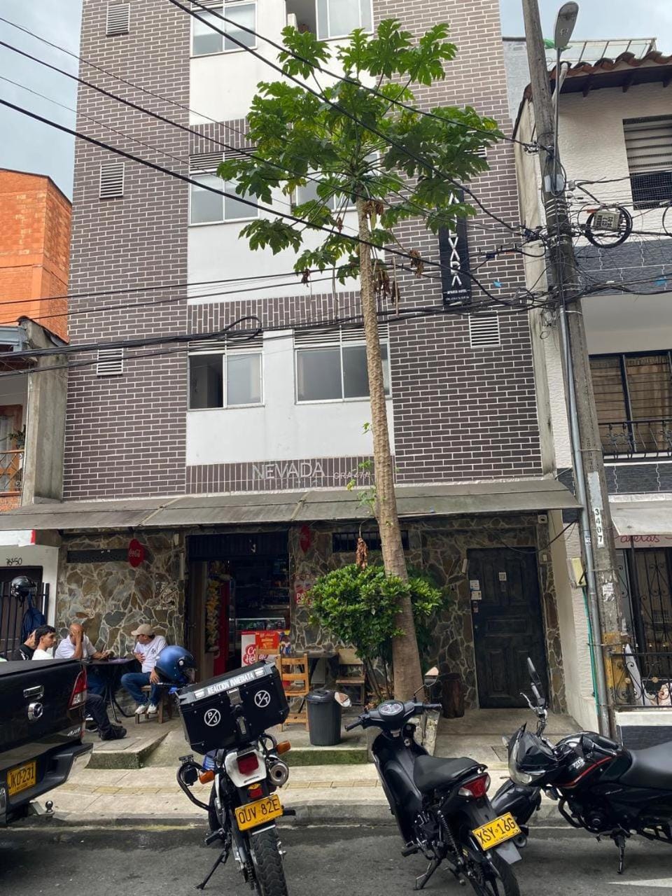 Facade/entrance