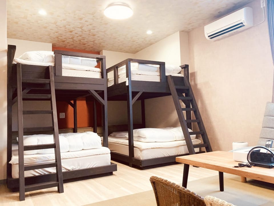 Bed, Bedroom, bunk bed